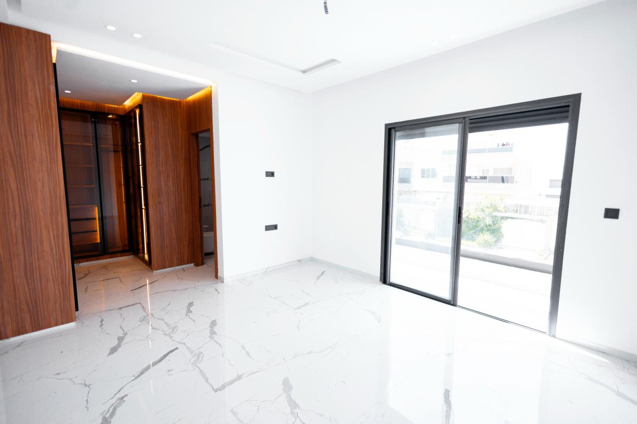 فيلا شبه مستقلة نصف مشطبة