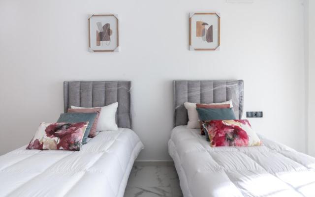 شقة بغرفتي نوم و3 غرف معيشة بمساحة 122م²